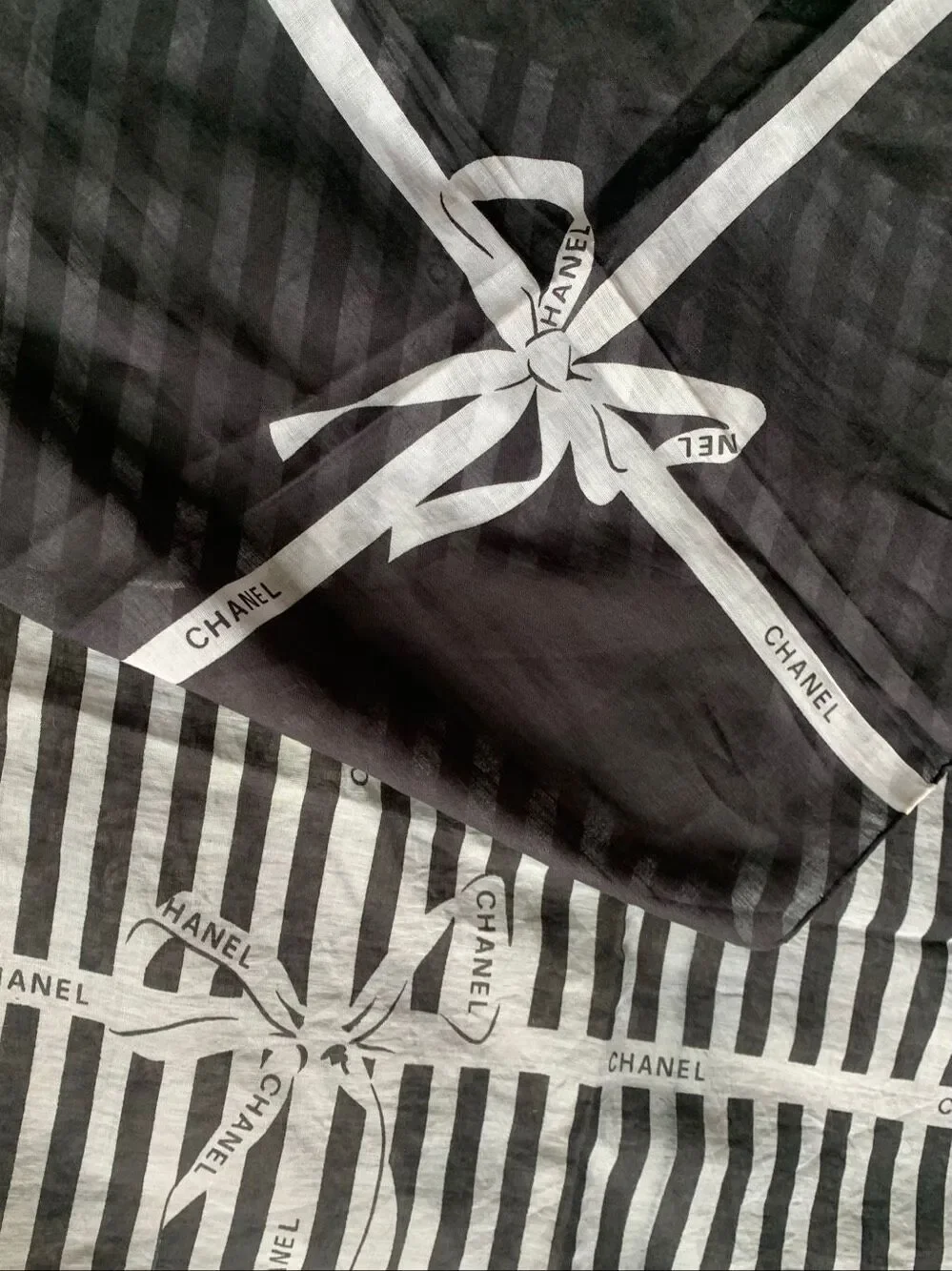 CHANEL logo pocket